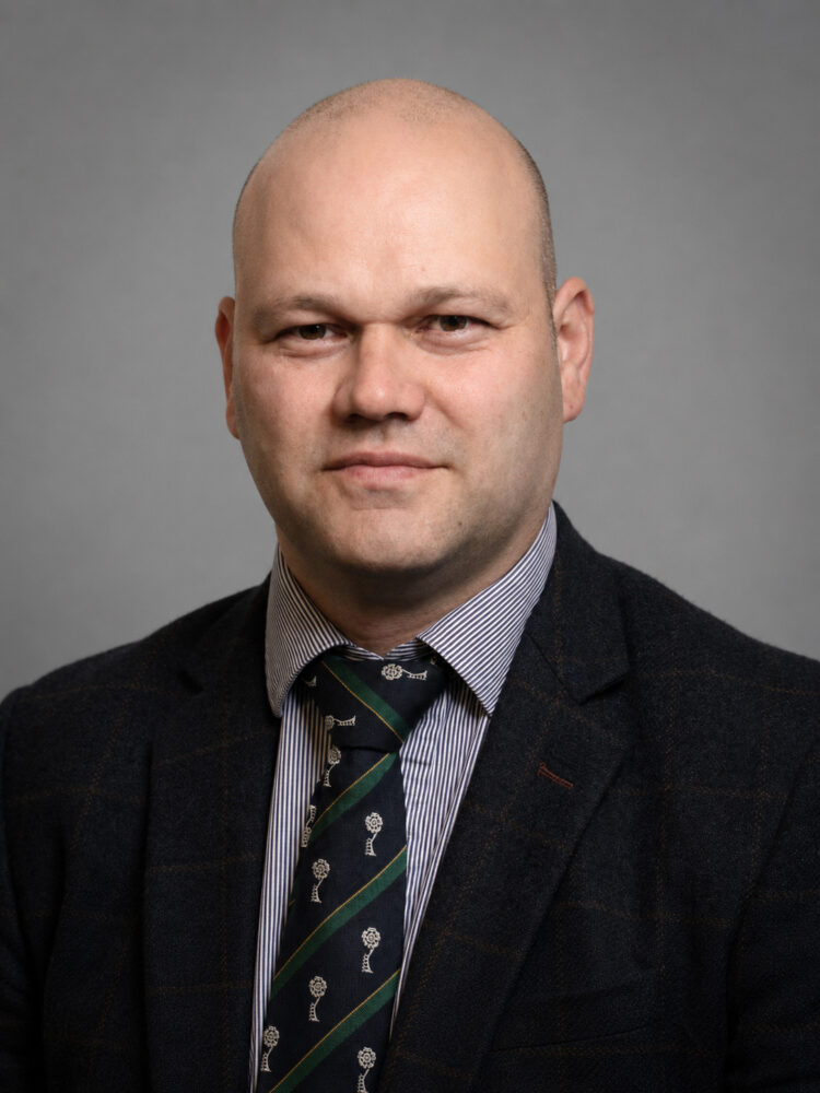 Mr Carl Fenton - Consultant Orthopaedic Surgeon headshot