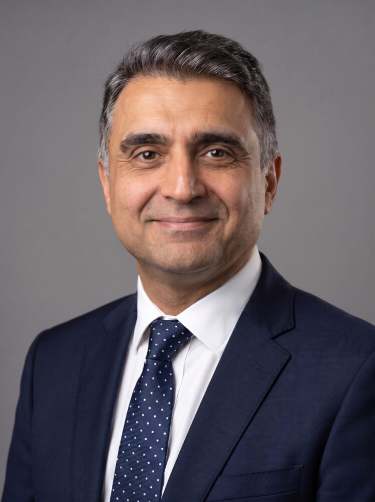 Mr Jacob Der Tavitian, Consultant Orthopaedic Surgeon specialising in shoulder and upper limb surgery at HMT St Hugh's Hospital in Grimsby