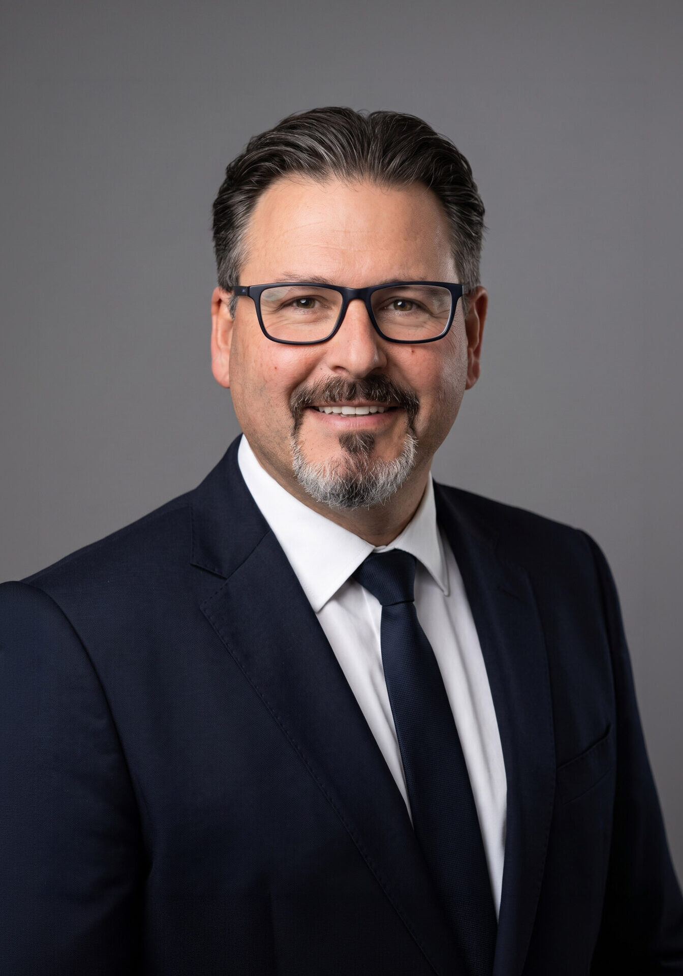 Mr Ricardo Pacheco, Consultant Trauma and Orthopaedic Surgeon specialising in knee surgery and sports injuries at HMT St Hugh's Hospital in Grimsby